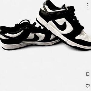Nike Women's Black and White Sneakers